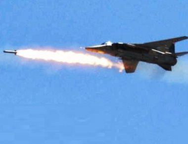 Τον όλεθρο σκόρπισε η συριακή Αεροπορία σε κομβόι της ISIS (βίντεο)